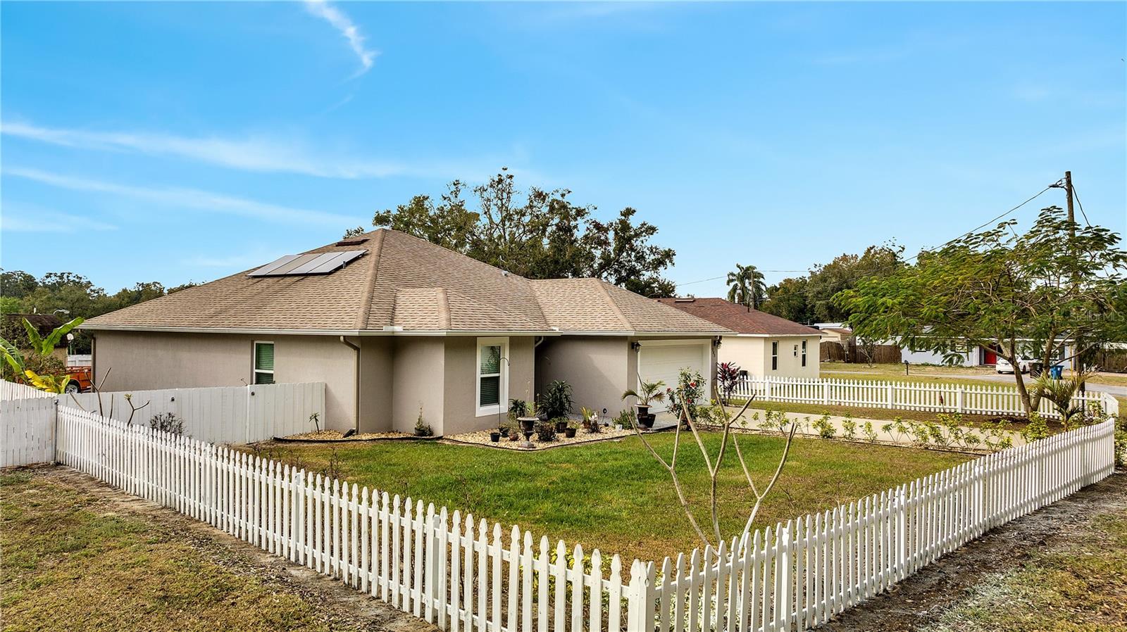 203 NORTH CIRCLE