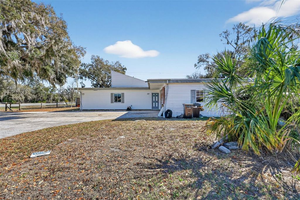 Photo of 3010 Shepherd Road, Mulberry, FL 33860 (MLS # TB8481365)