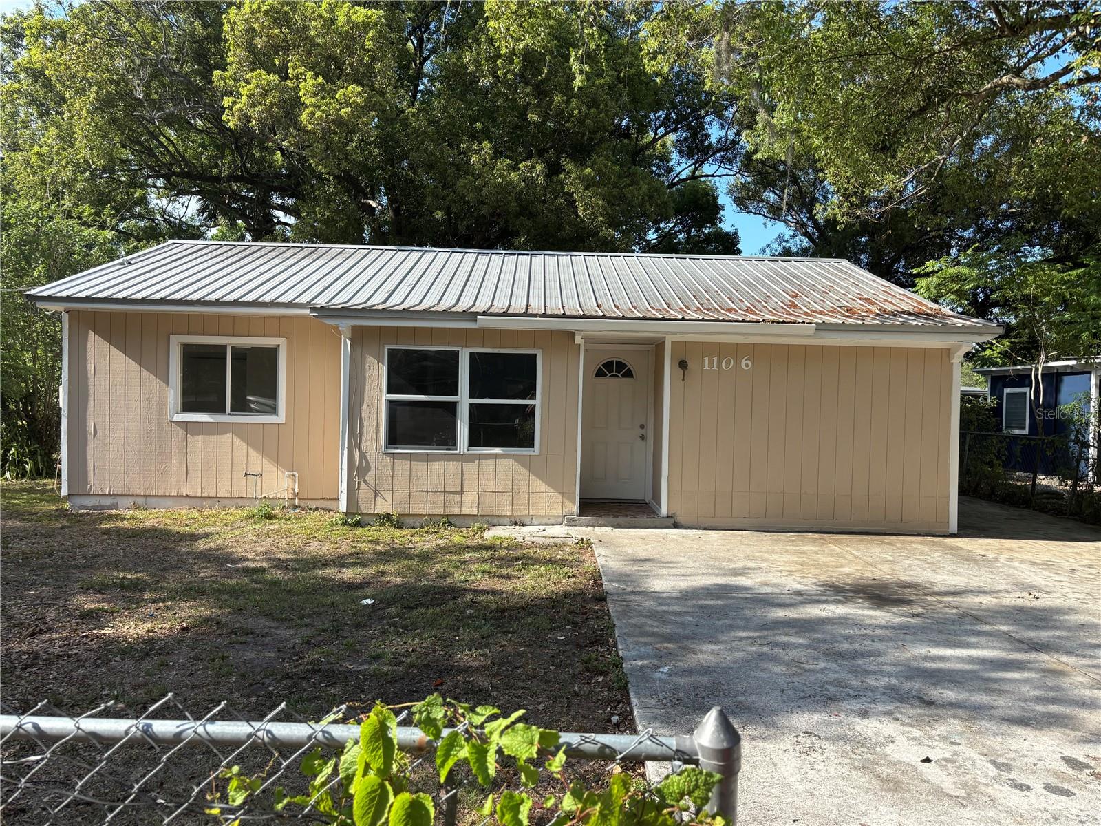 1106 WOODLAWN AVENUE