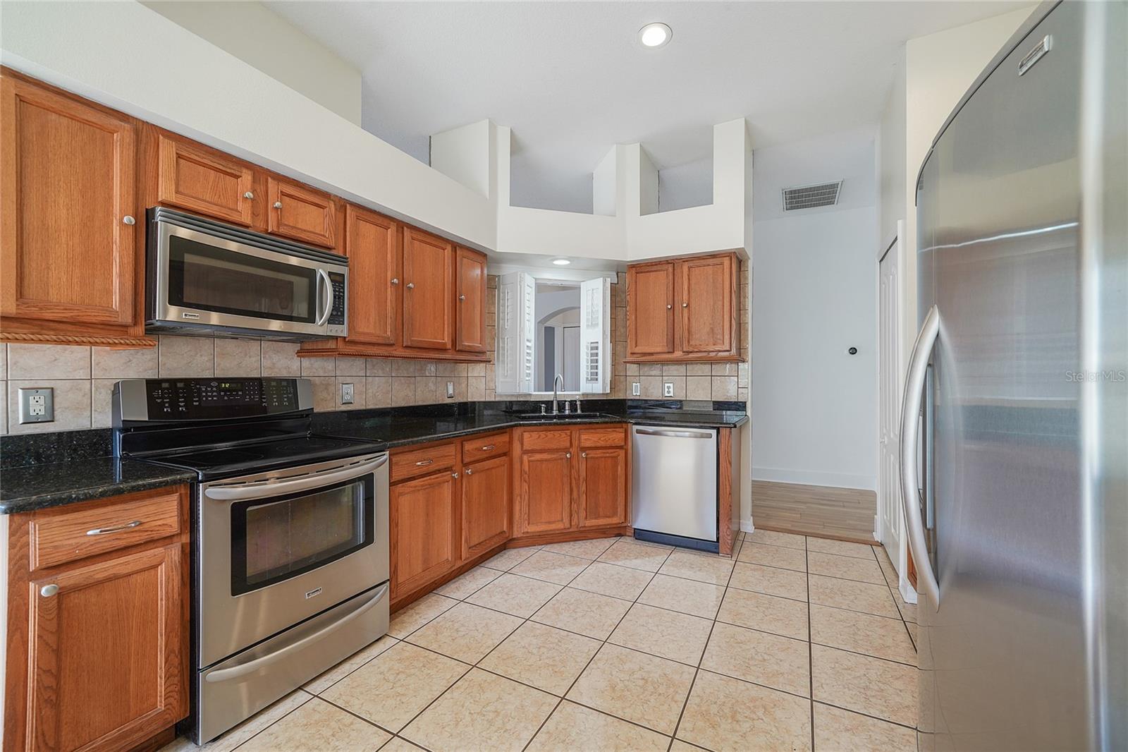 LAKE SHORE RANCH PH I - Residential