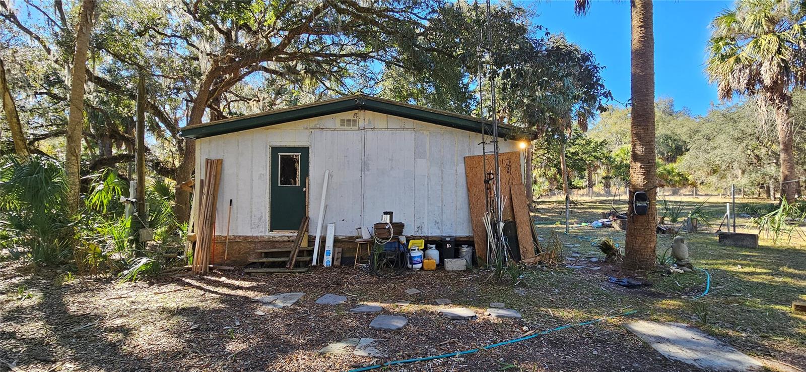 000871 - UNREC TRACTS IN 04-19S-17E - Residential