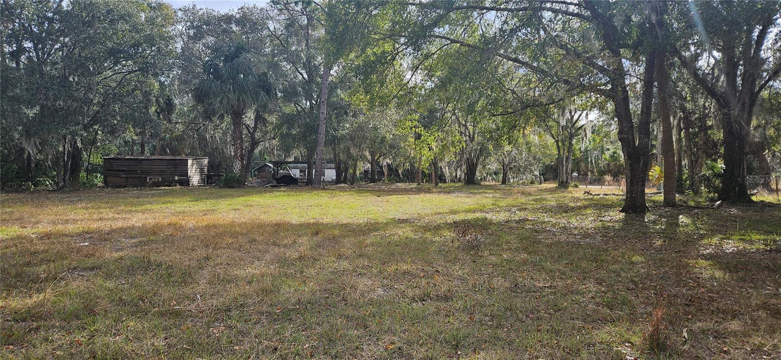 000871 - UNREC TRACTS IN 04-19S-17E - Residential