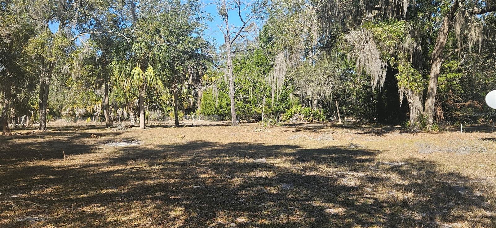 000871 - UNREC TRACTS IN 04-19S-17E - Residential