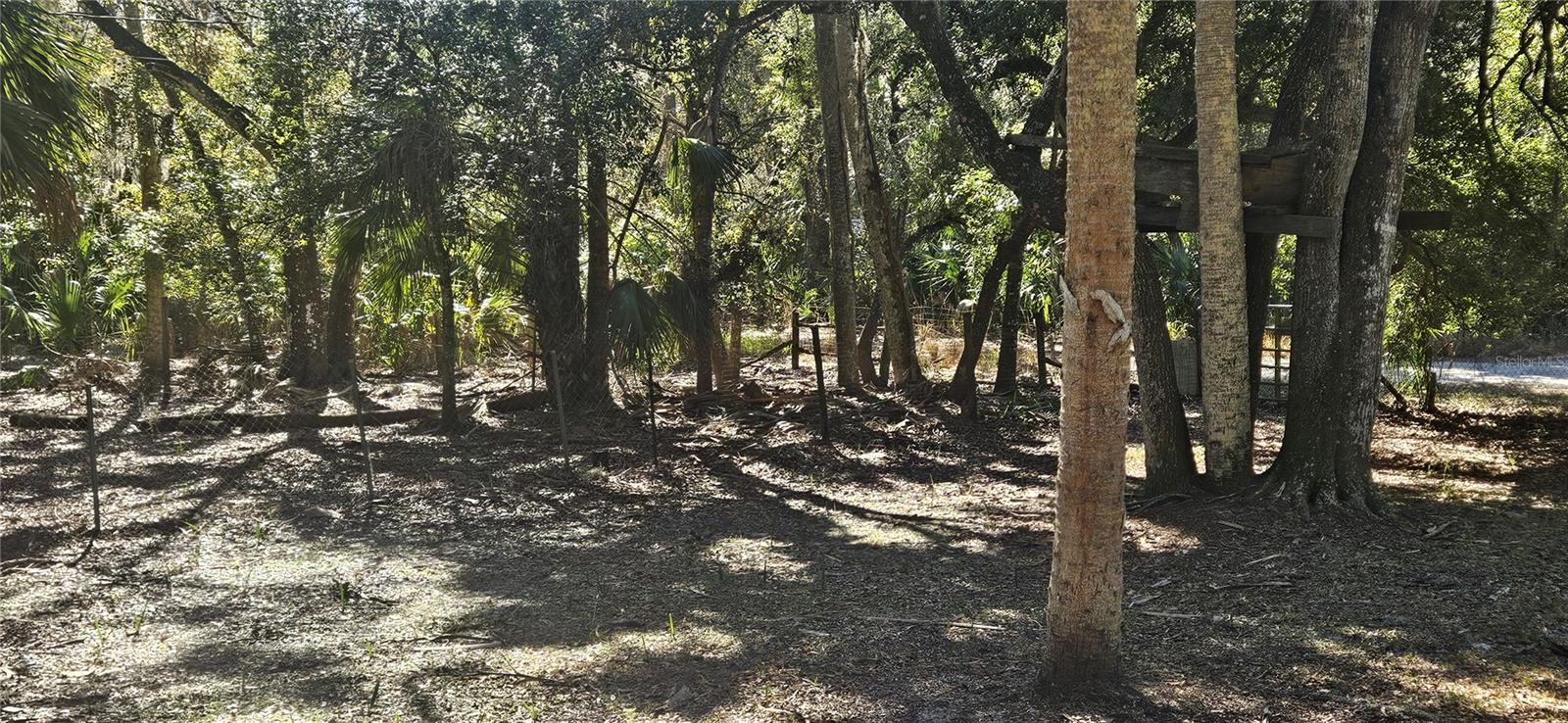 000871 - UNREC TRACTS IN 04-19S-17E - Residential