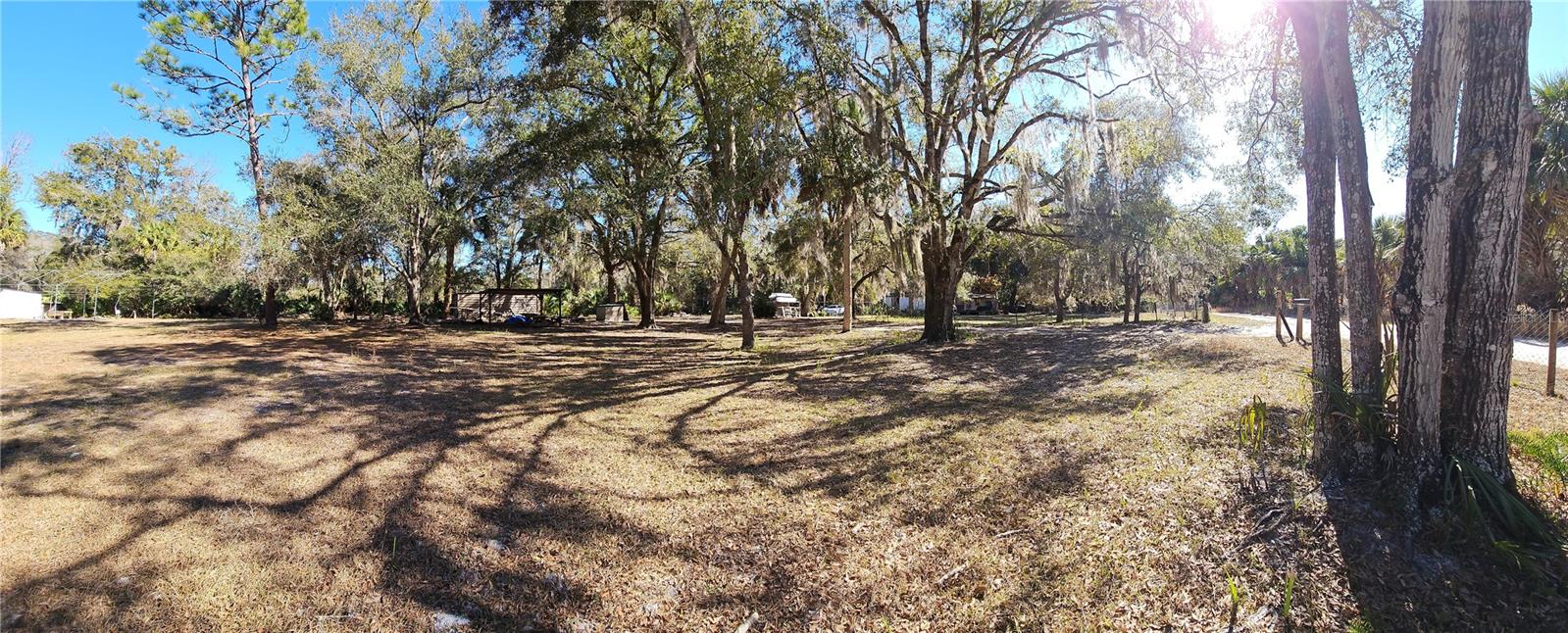 000871 - UNREC TRACTS IN 04-19S-17E - Residential