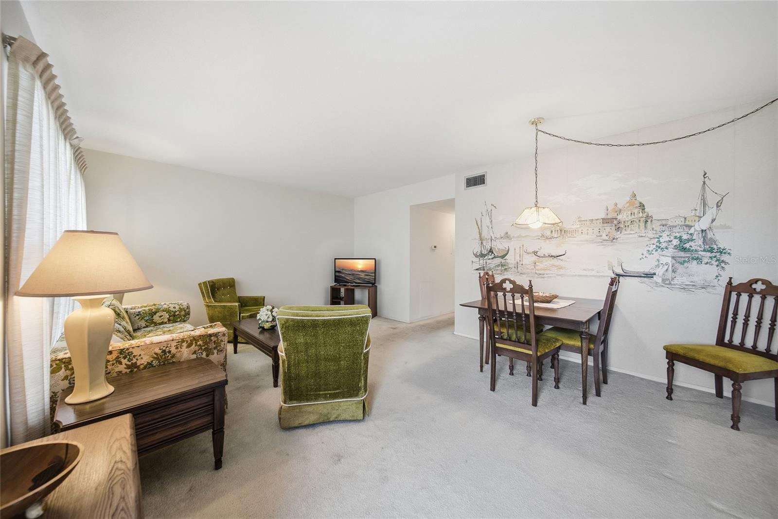 2042 AUSTRALIA WAY W 34