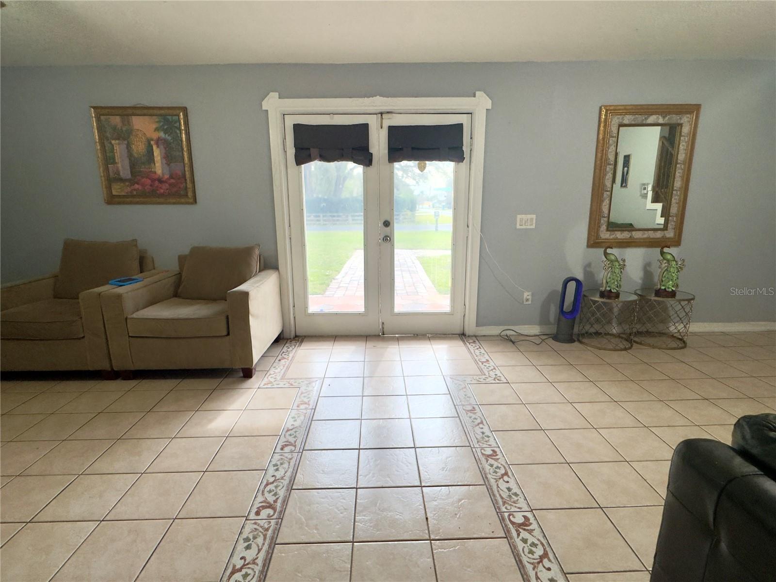 1485 N LYNDELL DRIVE