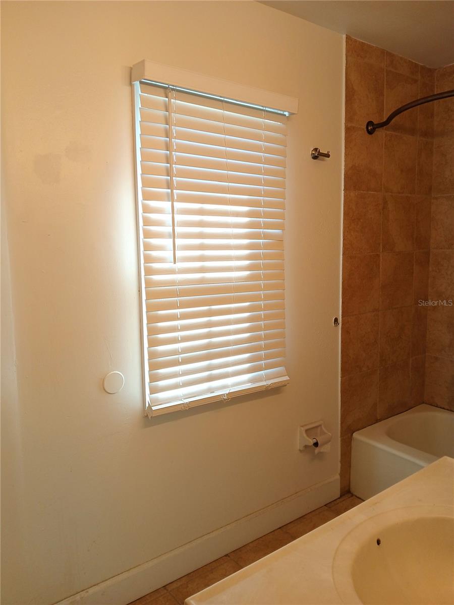 LAKE HOWELL ARMS CONDO - Residential Lease