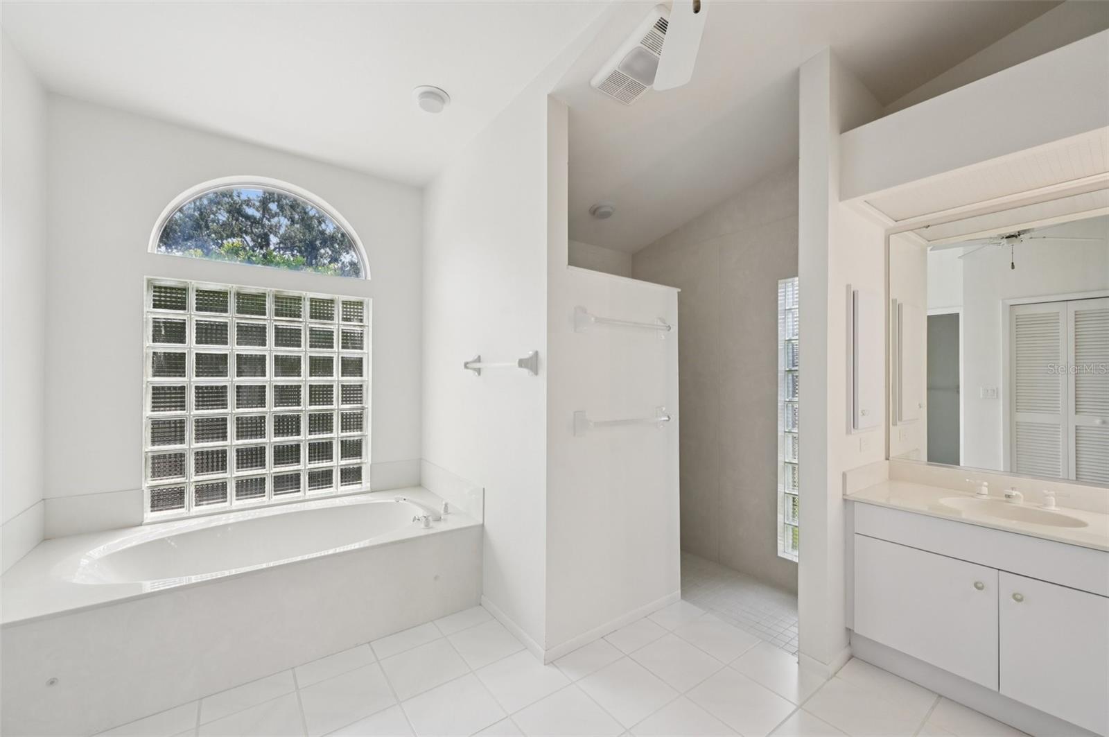 CHIMNEY CREEK - Residential