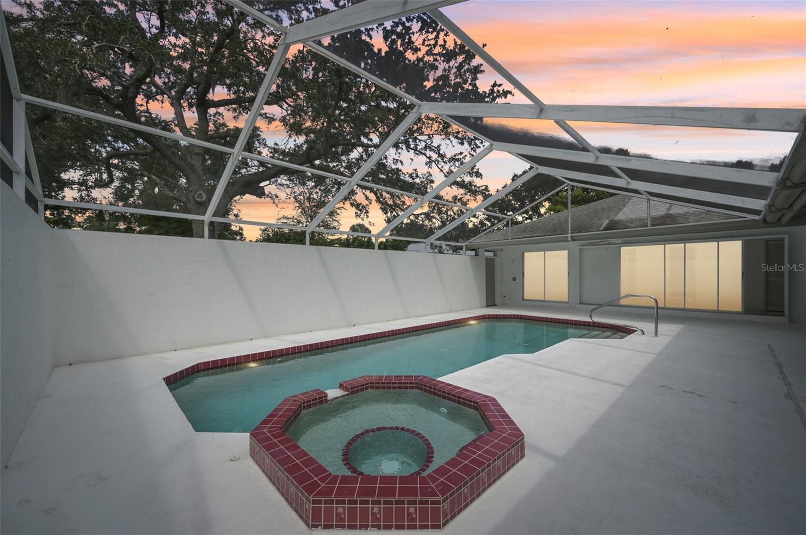 CHIMNEY CREEK - Residential