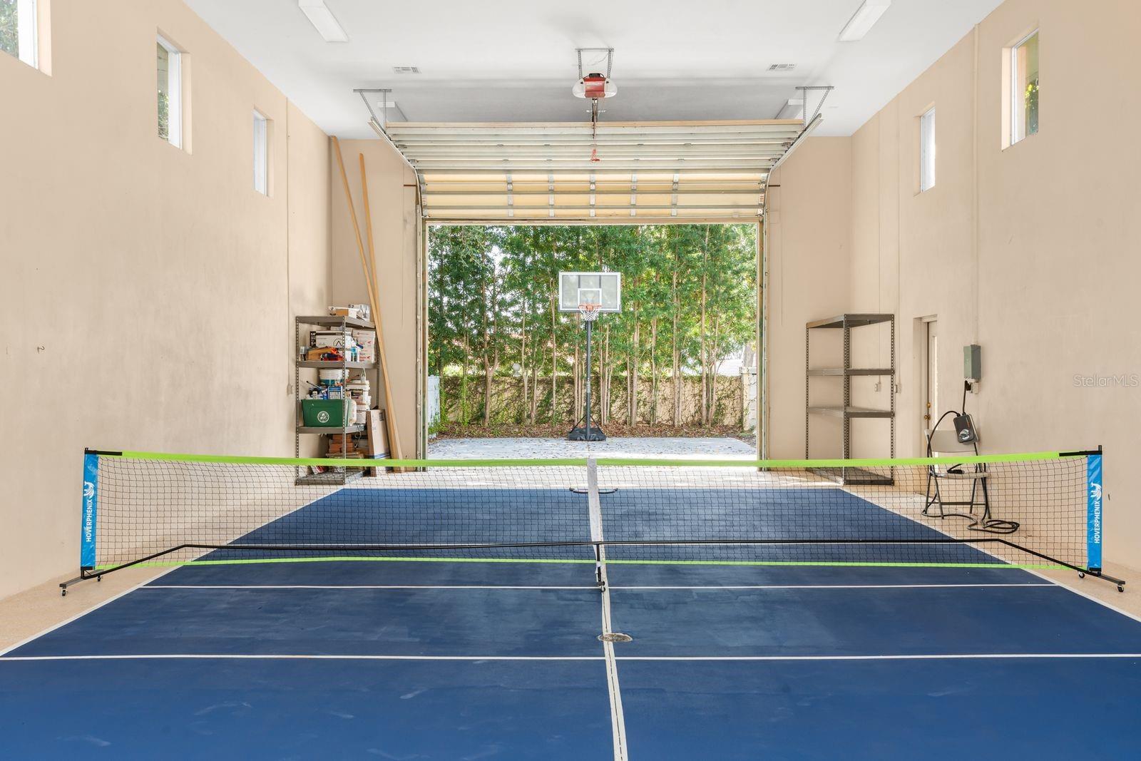 BAY HILL - Residential