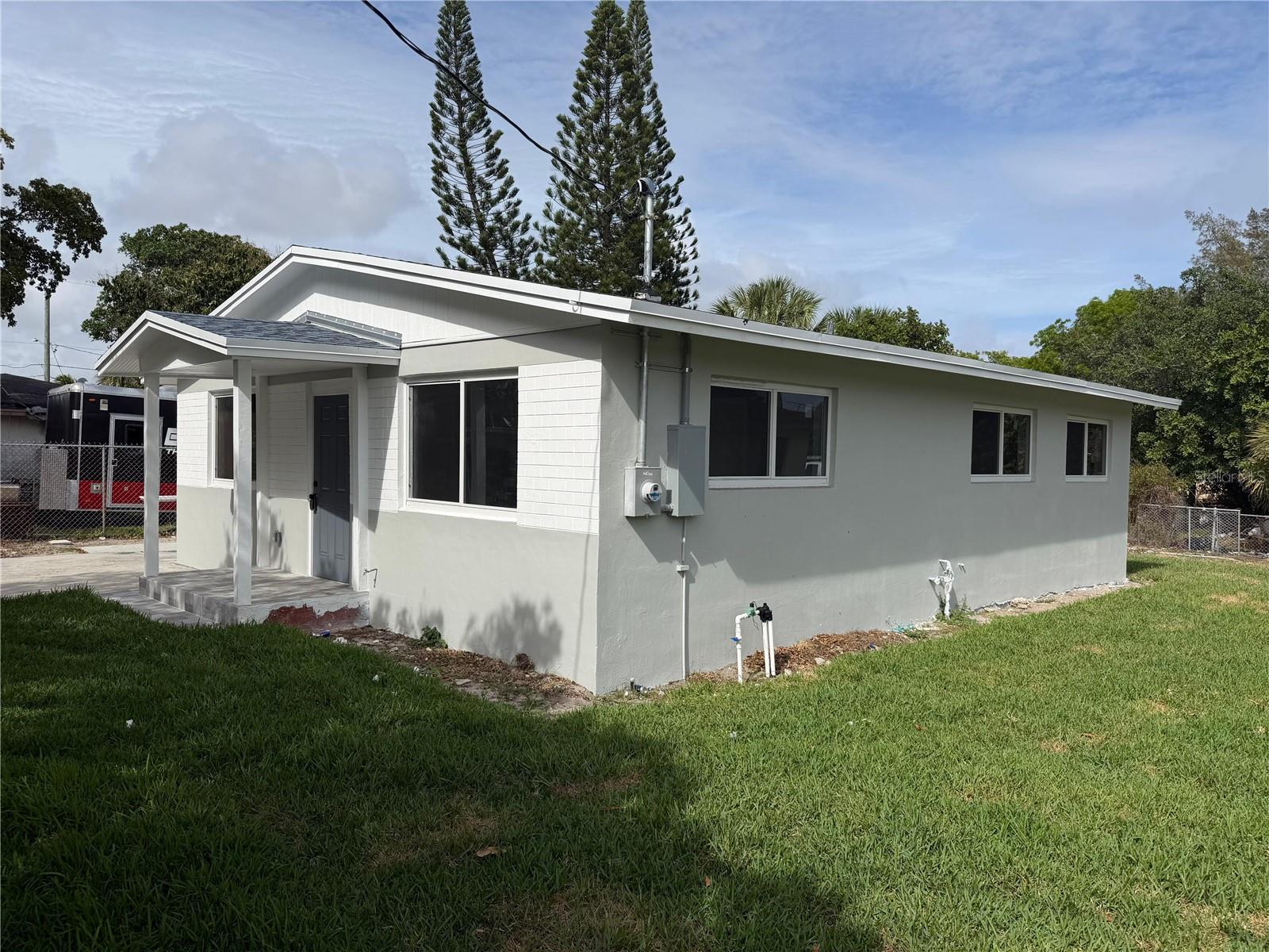 836 SW 2ND TERRACE