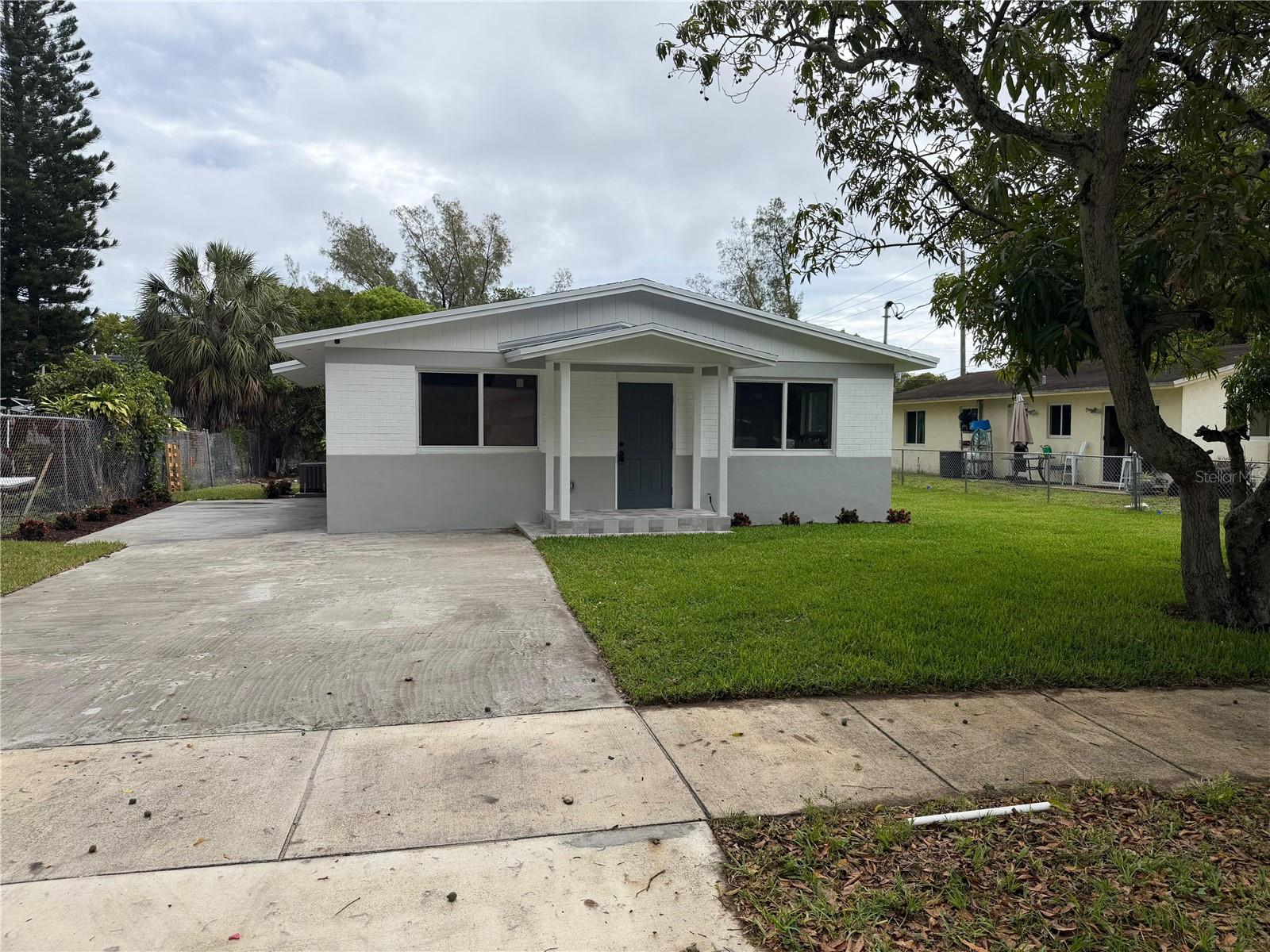 836 SW 2ND TERRACE