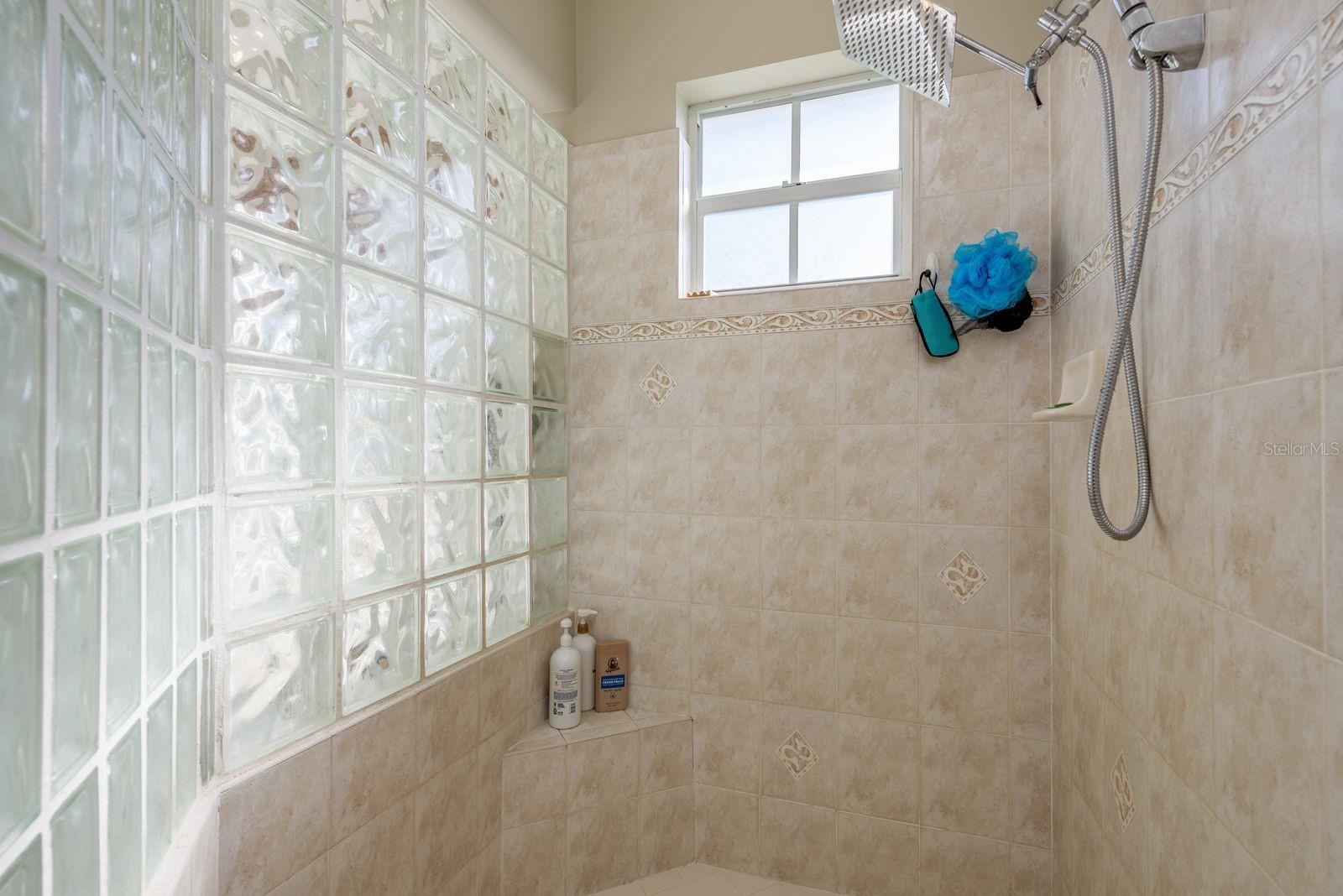 RIVIERA - Residential