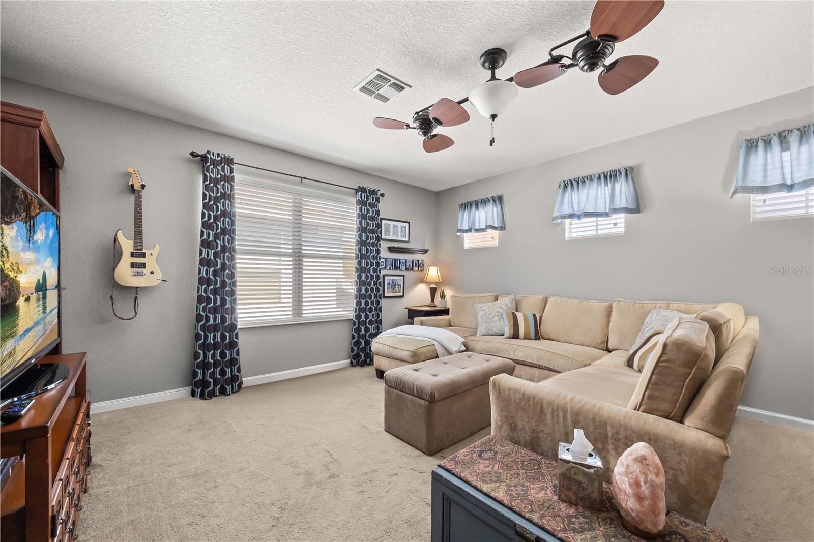 LAKE SAWYER SOUTH PH 01 - Residential