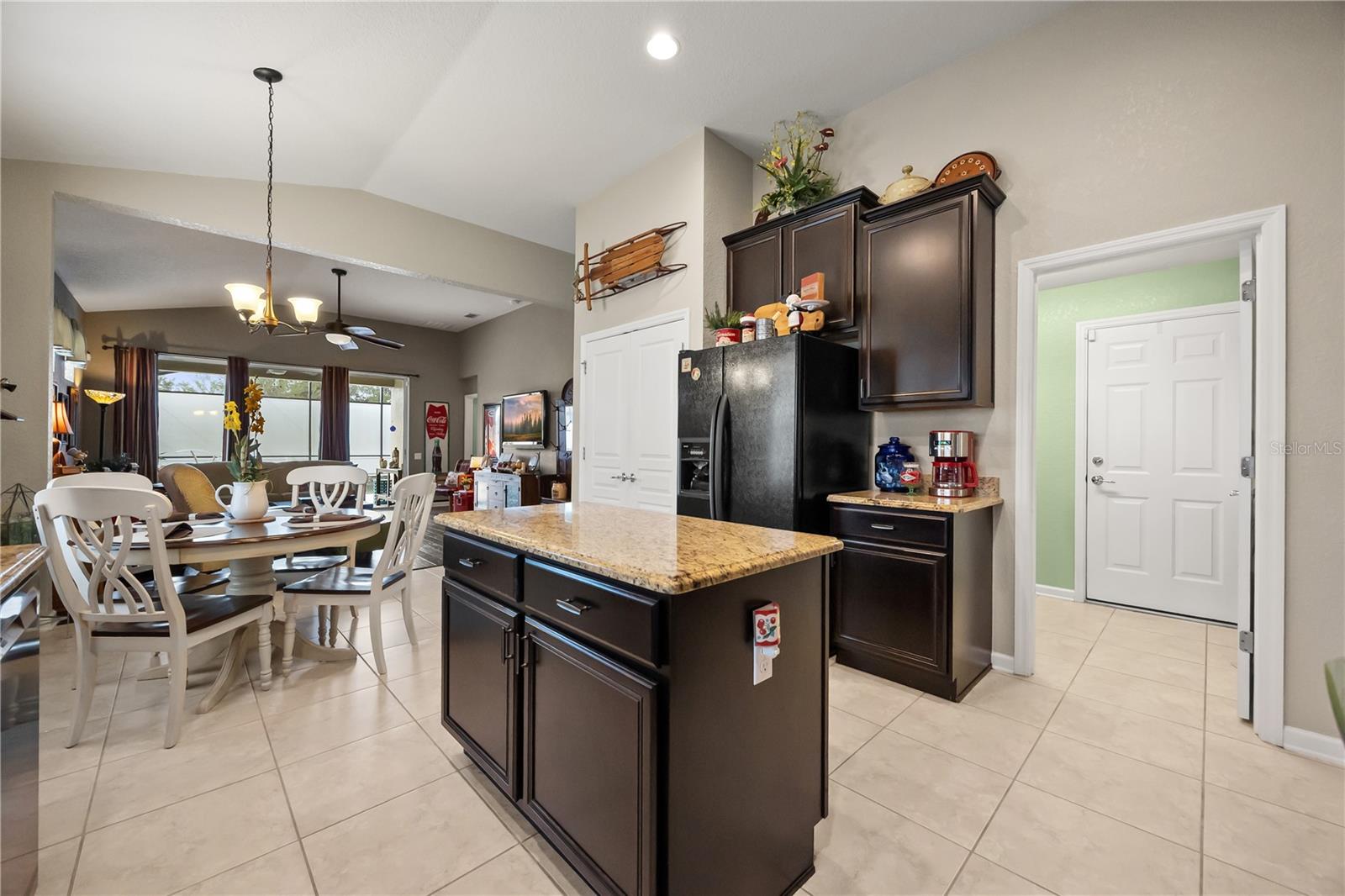 LAKE SAWYER SOUTH PH 01 - Residential