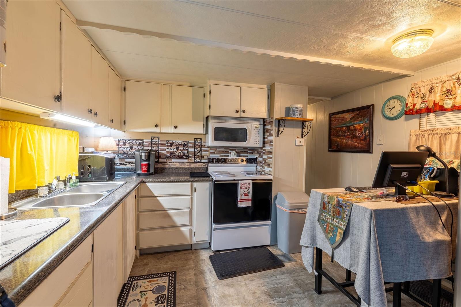 SILVER LAKES ACRES UN 01 - Residential