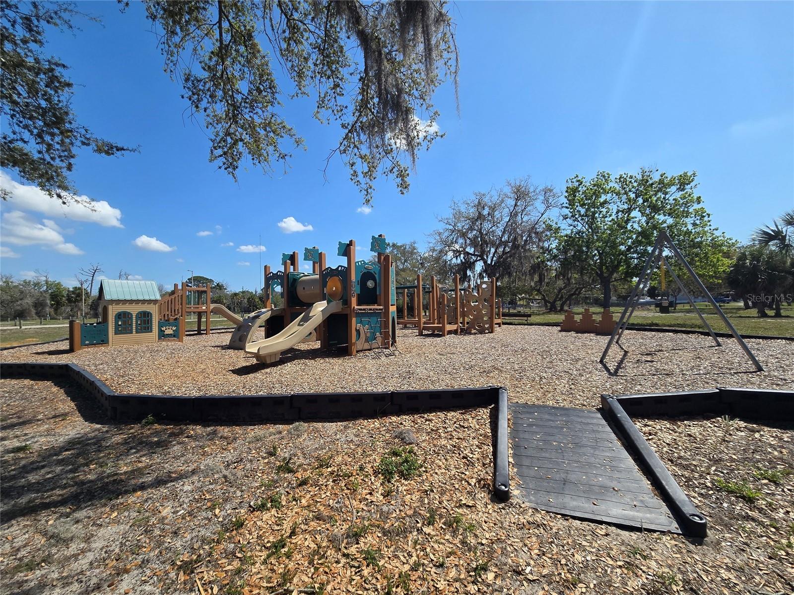 GULFWINDS - Residential