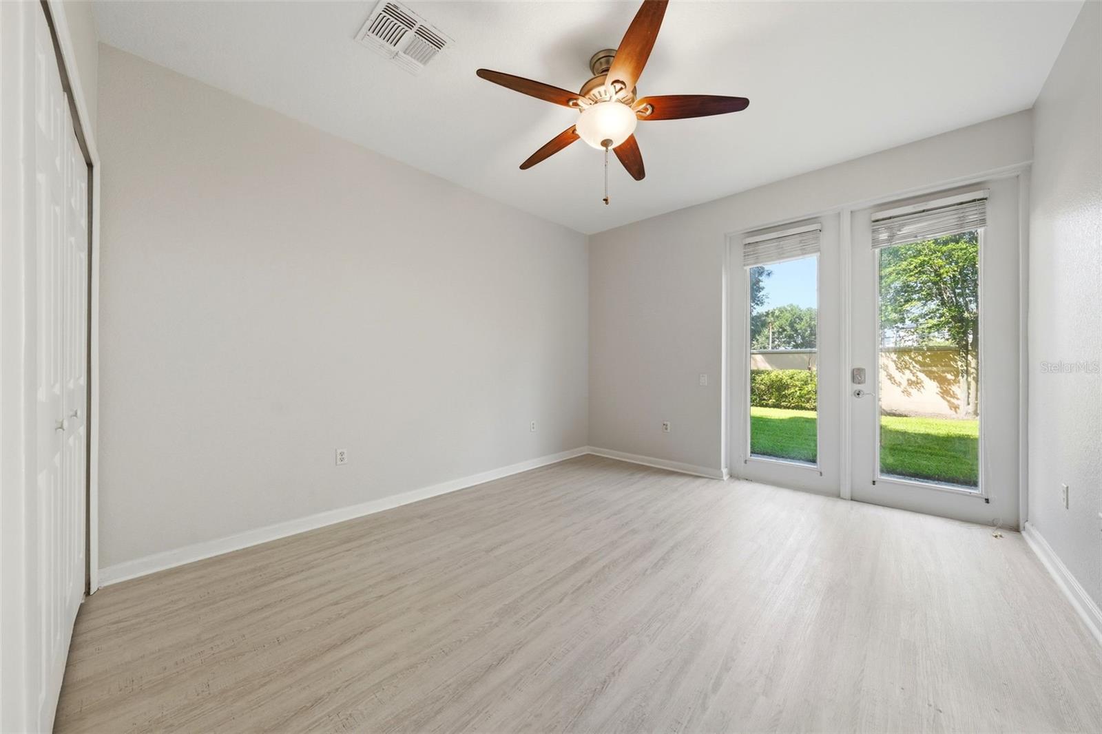 BAYSHORE AT VISTA CAY AT HARBOR SQUARE CONDO PH 21 - Residential