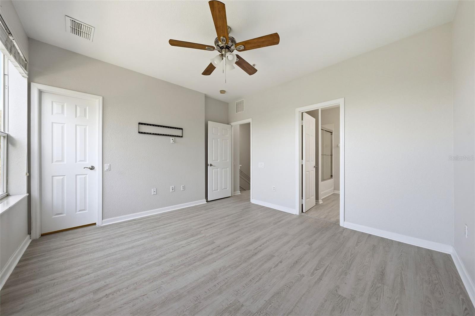 BAYSHORE AT VISTA CAY AT HARBOR SQUARE CONDO PH 21 - Residential