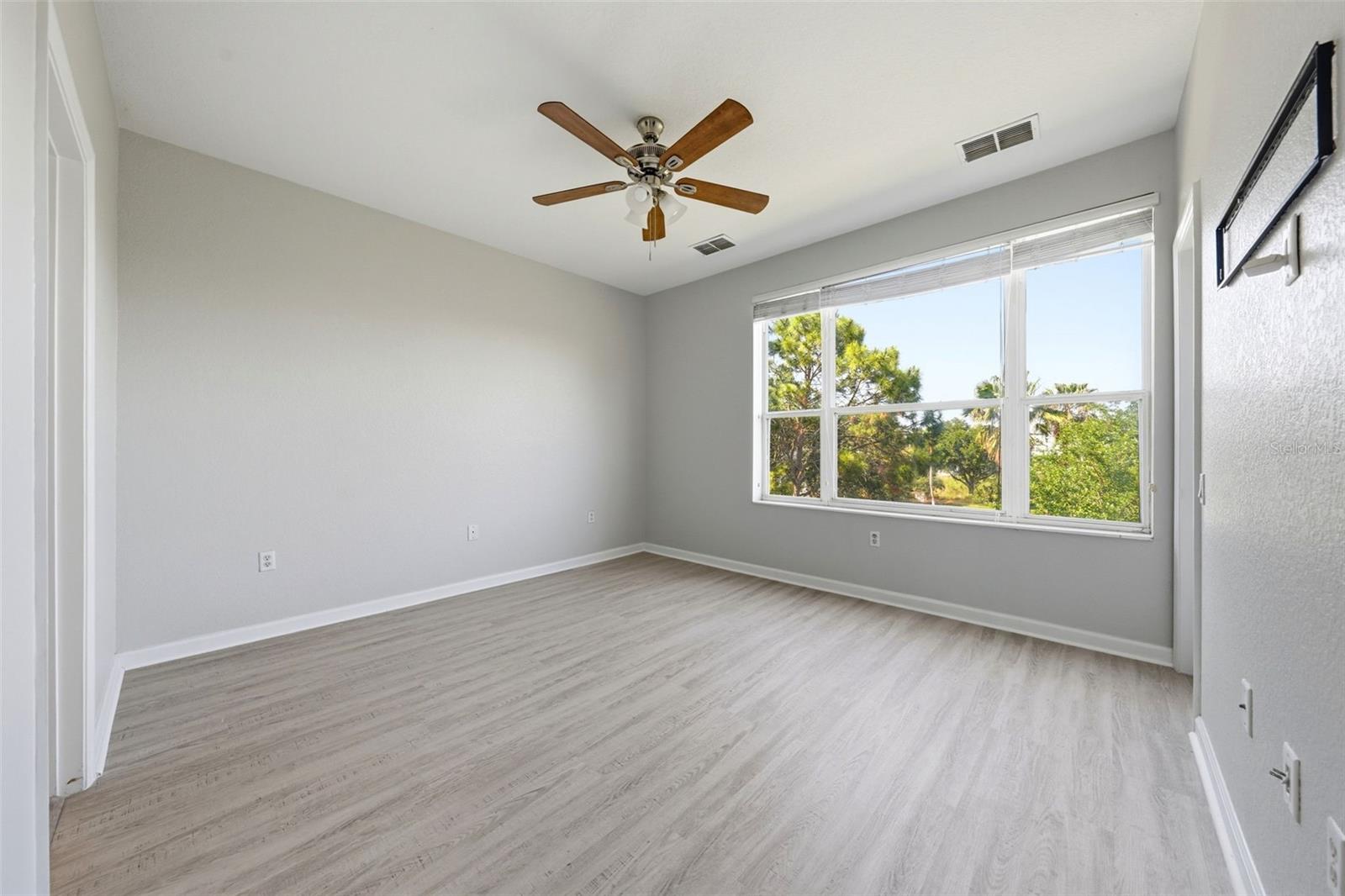 BAYSHORE AT VISTA CAY AT HARBOR SQUARE CONDO PH 21 - Residential