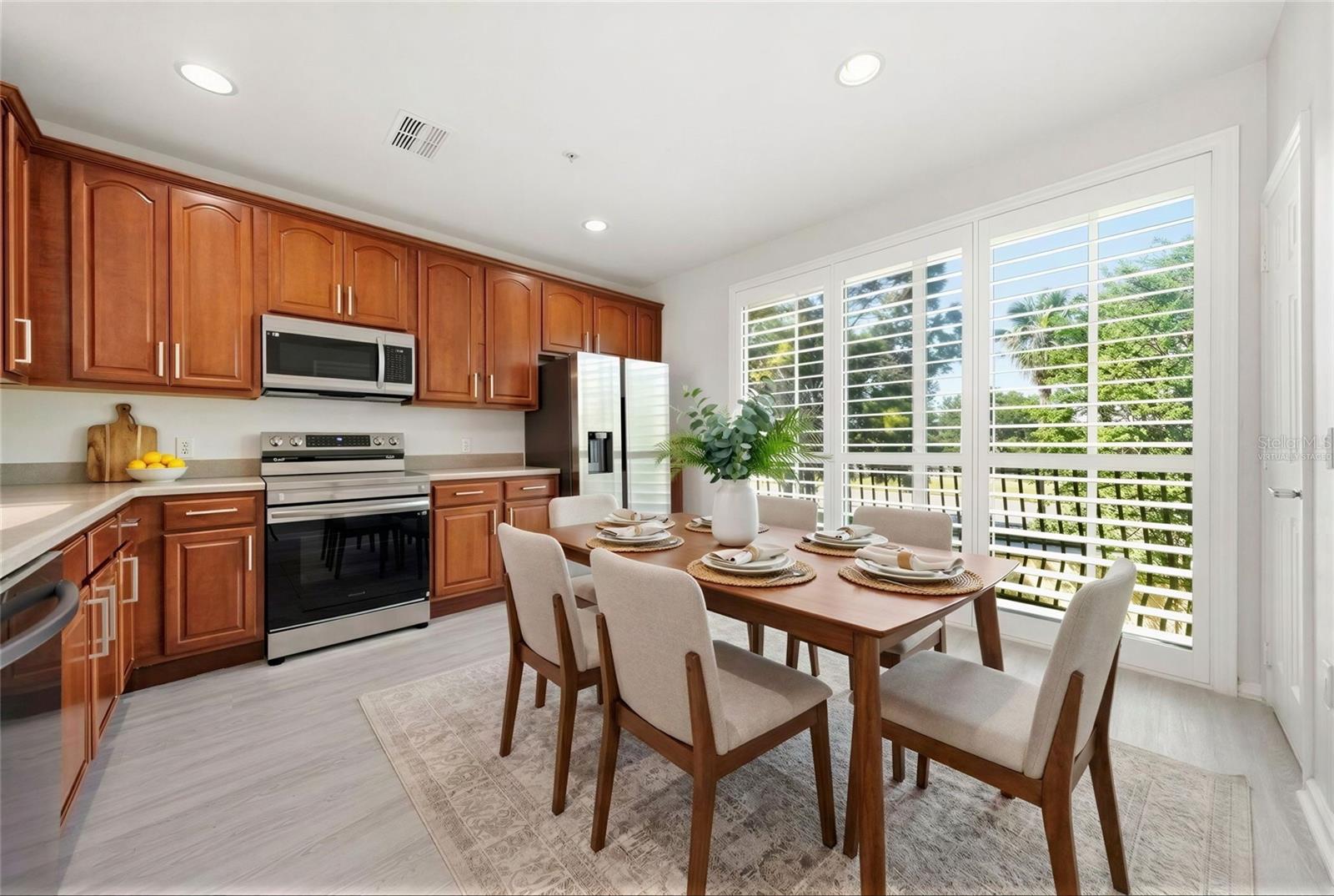 BAYSHORE AT VISTA CAY AT HARBOR SQUARE CONDO PH 21 - Residential