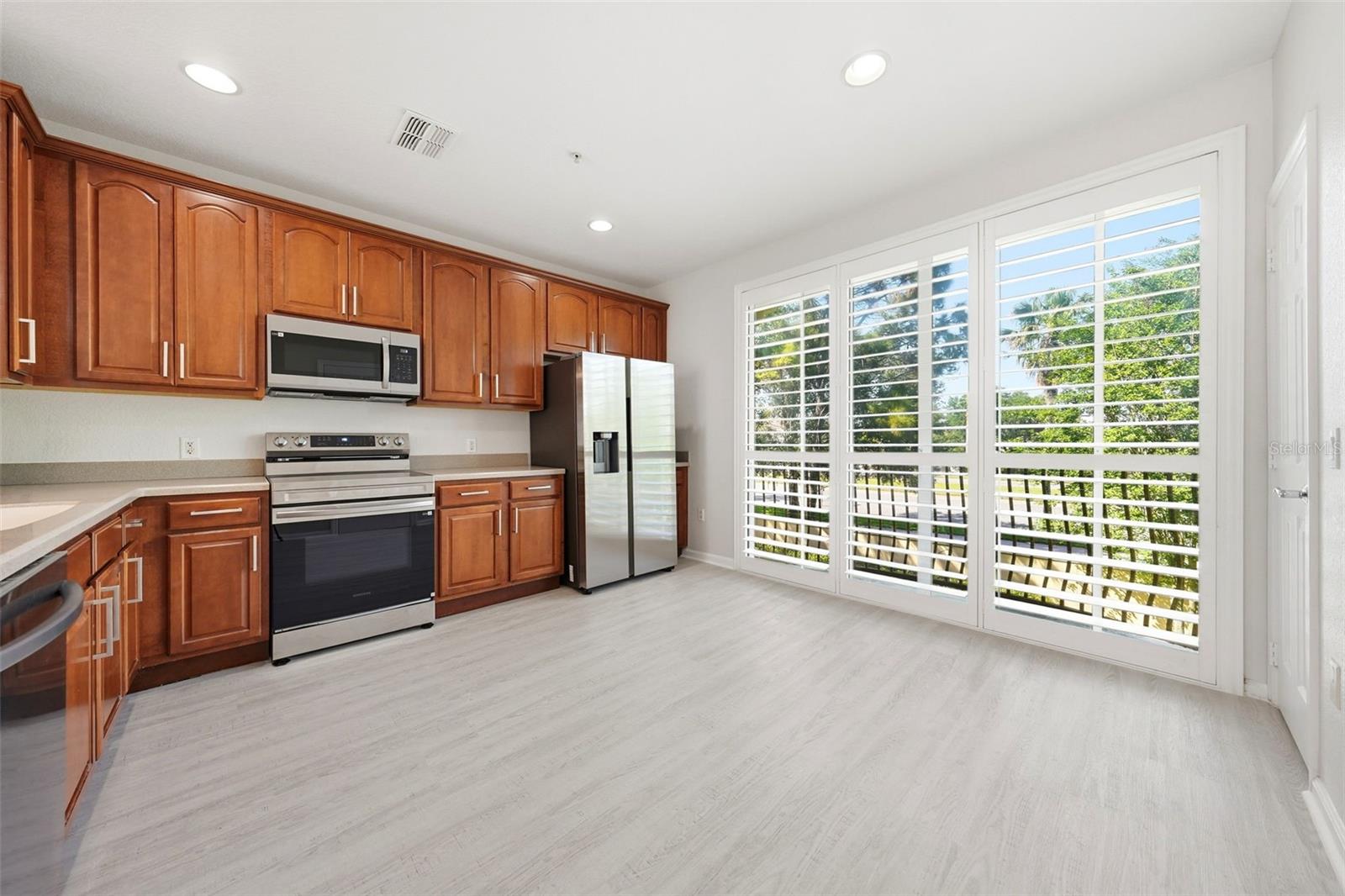 BAYSHORE AT VISTA CAY AT HARBOR SQUARE CONDO PH 21 - Residential