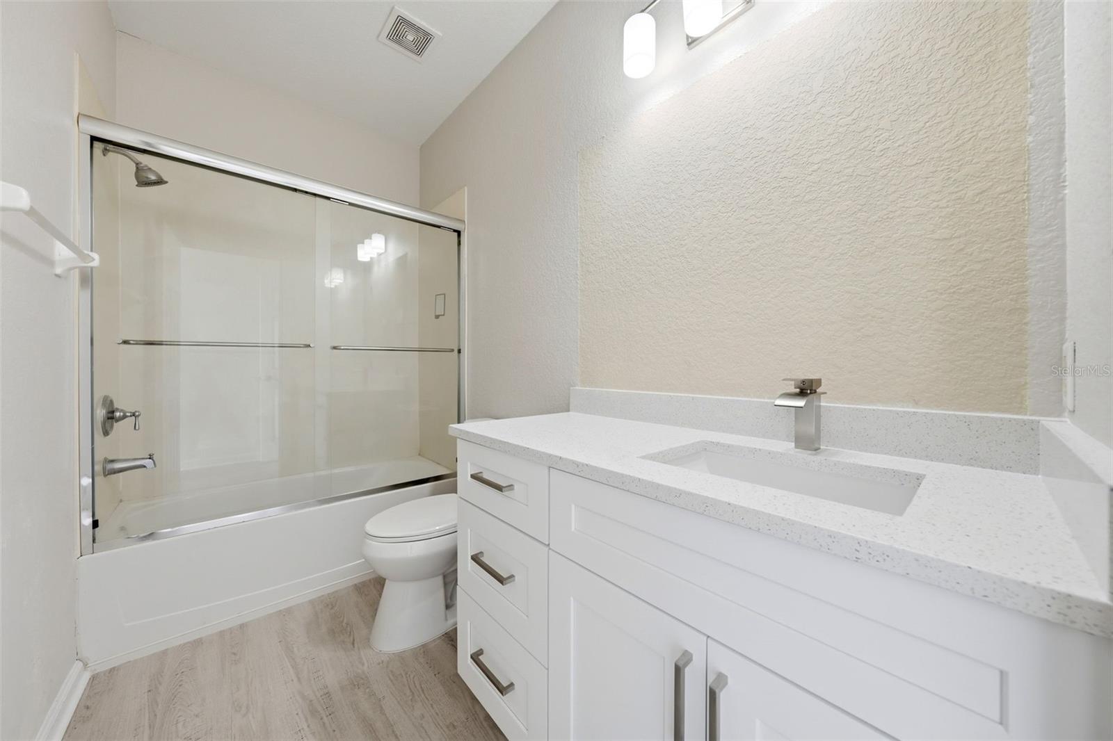 BAYSHORE AT VISTA CAY AT HARBOR SQUARE CONDO PH 21 - Residential