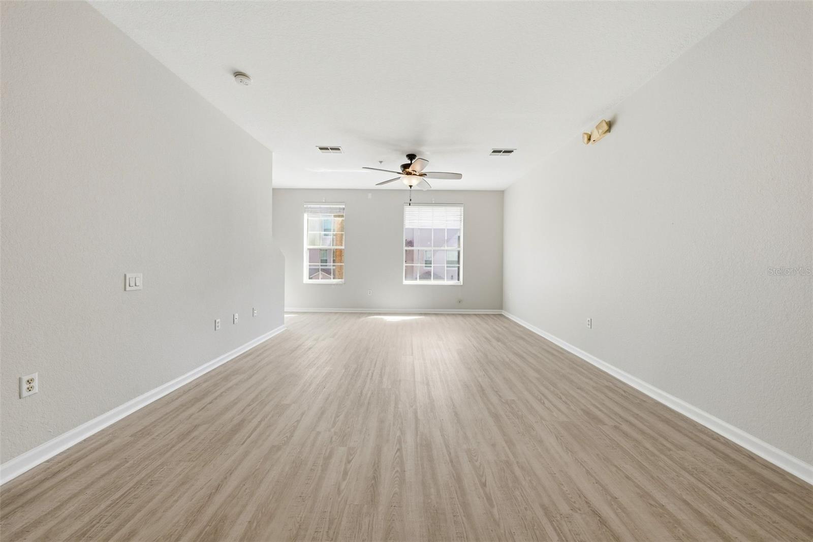 BAYSHORE AT VISTA CAY AT HARBOR SQUARE CONDO PH 21 - Residential