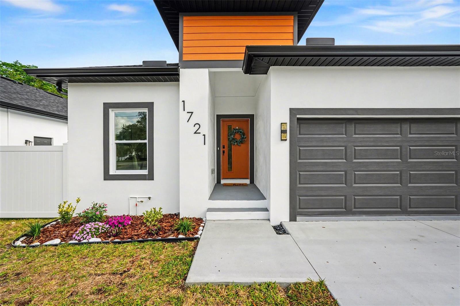 3DN | TAMPA'S NORTH SIDE COUNTRY CLUB AREA UNIT NO - Residential