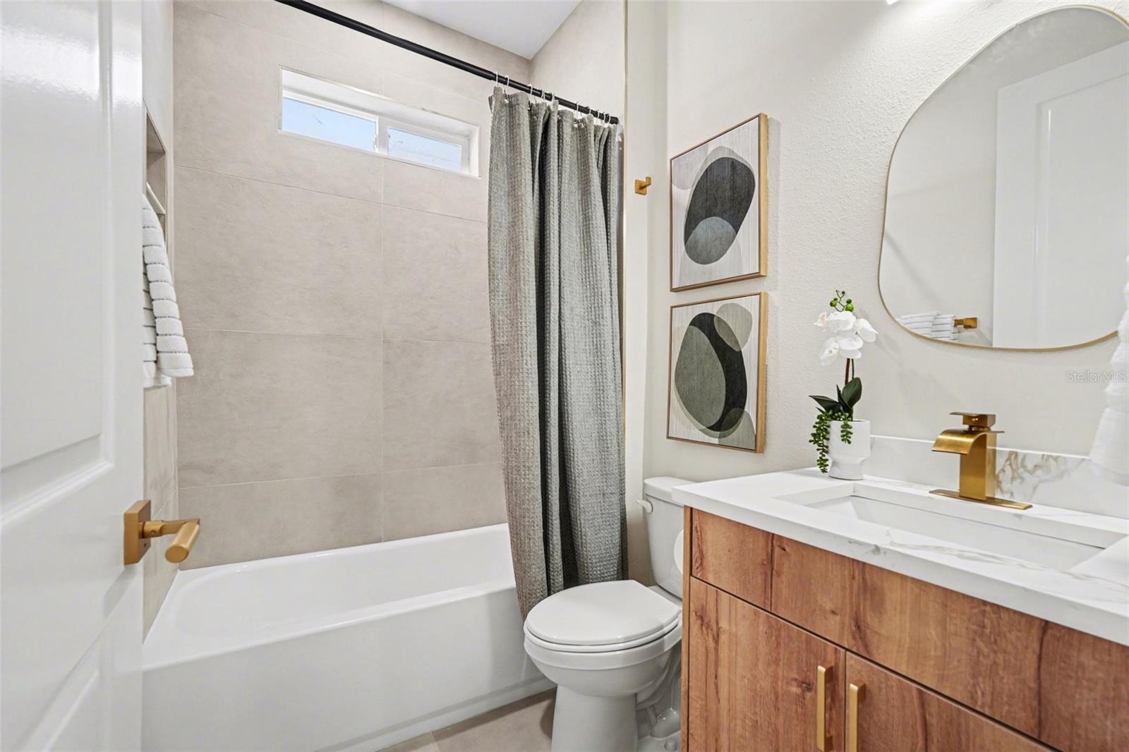 3DN | TAMPA'S NORTH SIDE COUNTRY CLUB AREA UNIT NO - Residential