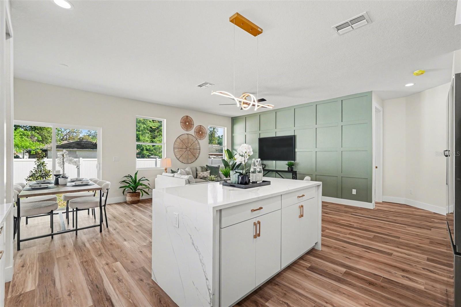 3DN | TAMPA'S NORTH SIDE COUNTRY CLUB AREA UNIT NO - Residential