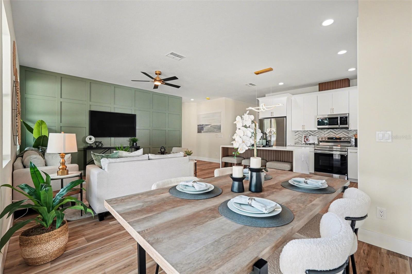 3DN | TAMPA'S NORTH SIDE COUNTRY CLUB AREA UNIT NO - Residential