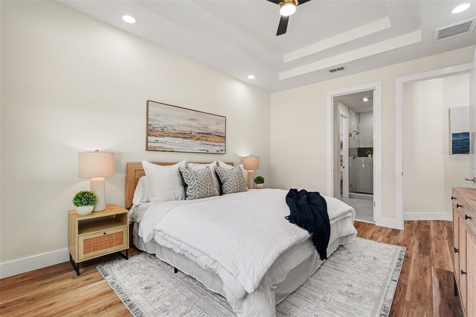 3DN | TAMPA'S NORTH SIDE COUNTRY CLUB AREA UNIT NO - Residential