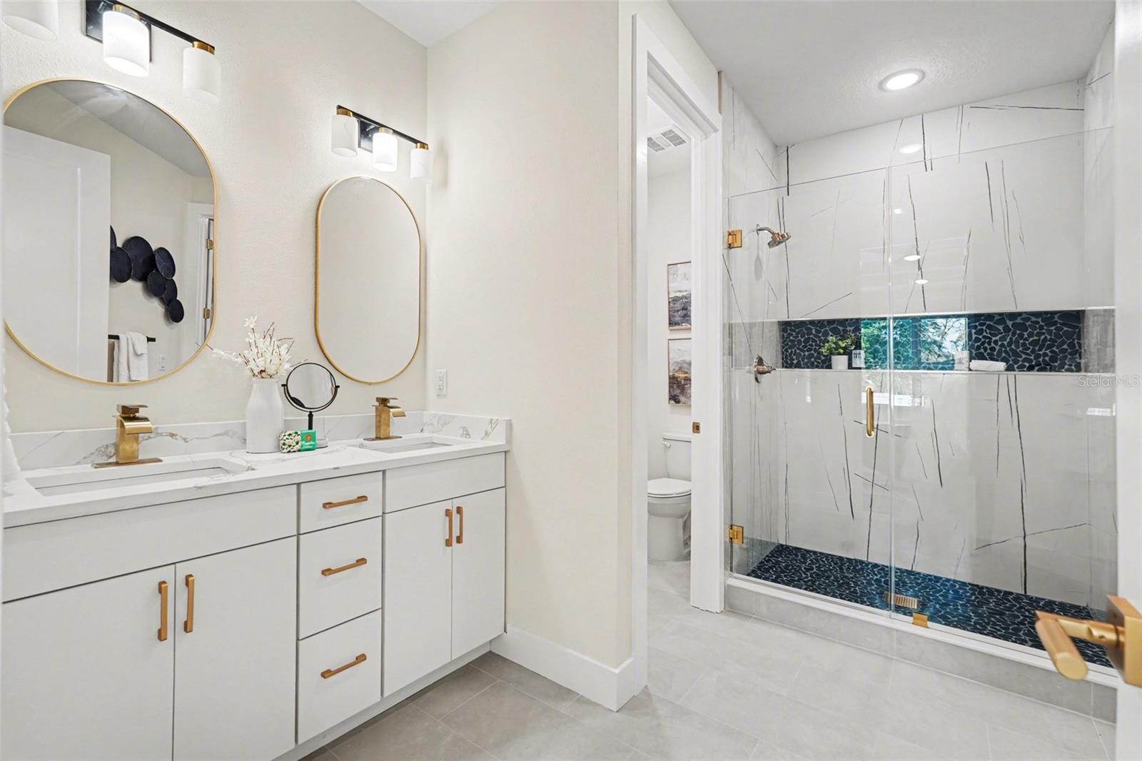 3DN | TAMPA'S NORTH SIDE COUNTRY CLUB AREA UNIT NO - Residential