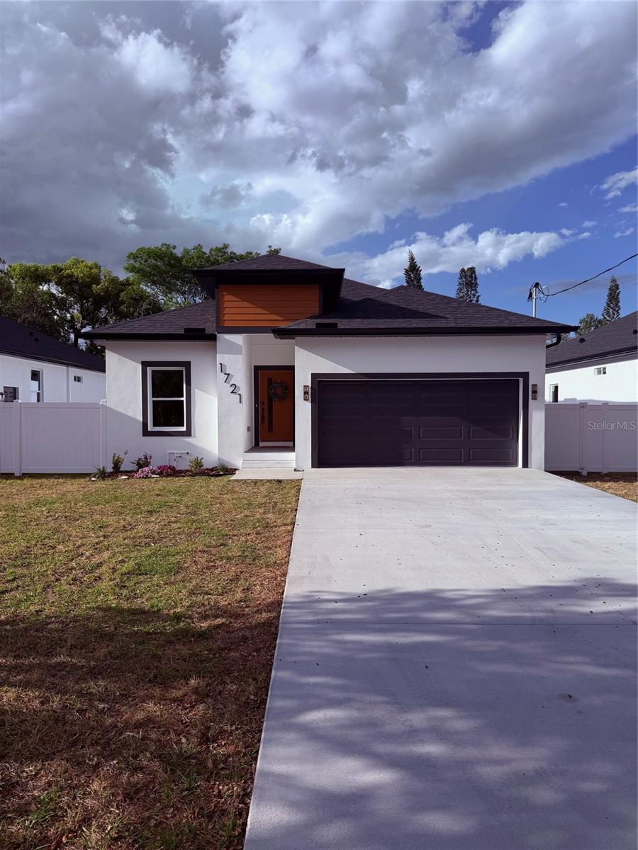 3DN | TAMPA'S NORTH SIDE COUNTRY CLUB AREA UNIT NO - Residential