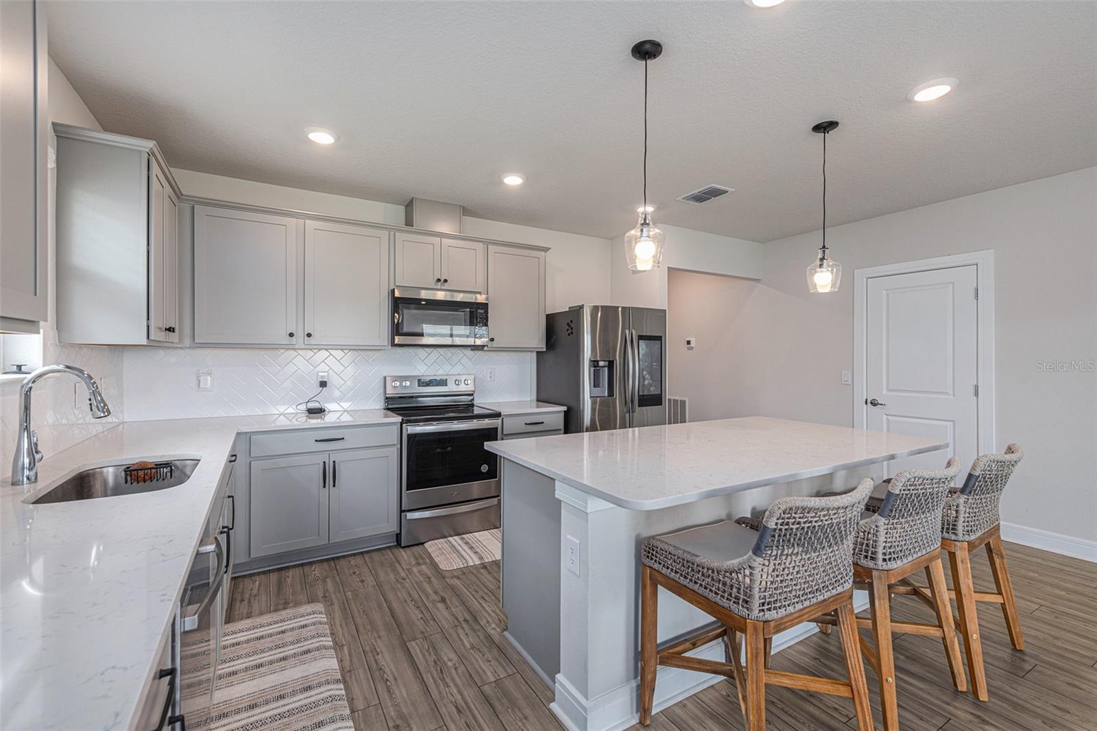 ISLES AT BAYVIEW PH I SUBPH A & B - Residential Lease