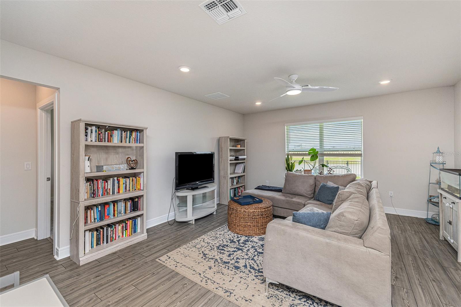 ISLES AT BAYVIEW PH I SUBPH A & B - Residential Lease