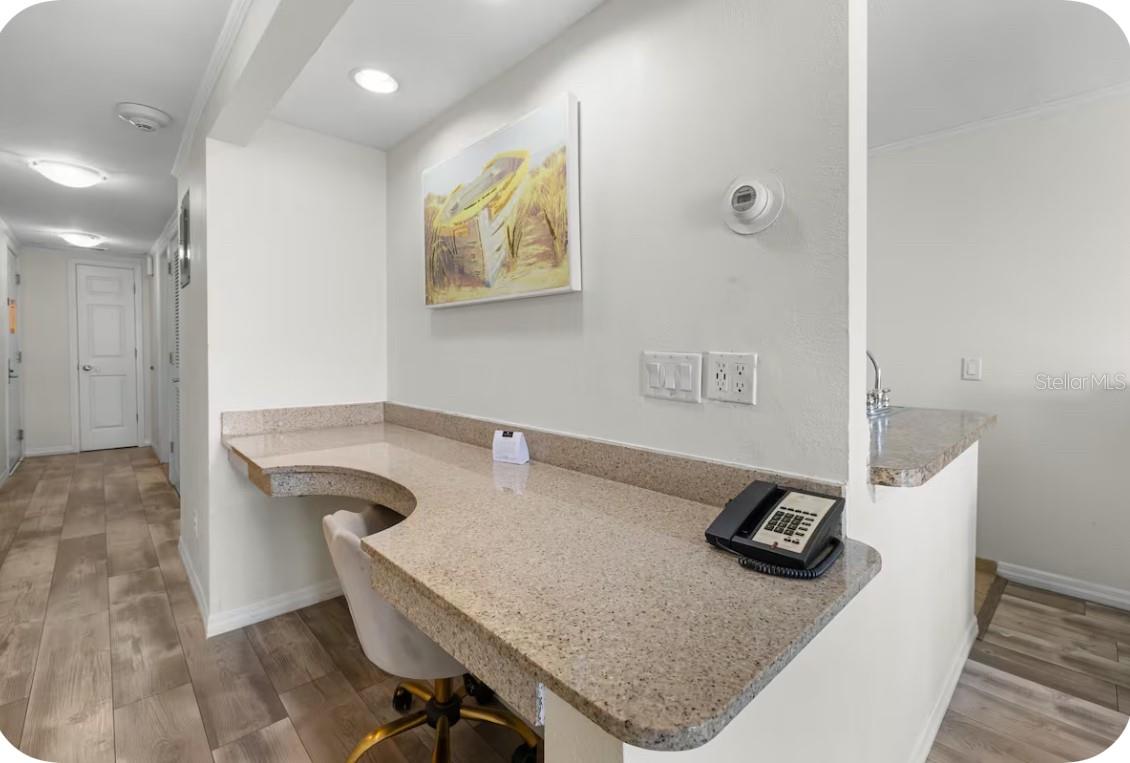 SAILPORT RESORT CONDO ON - Residential