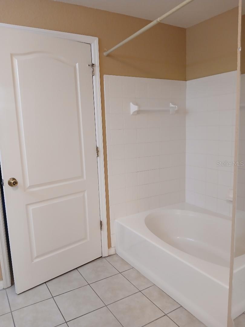 BELLA VILLINO VI - Residential Lease