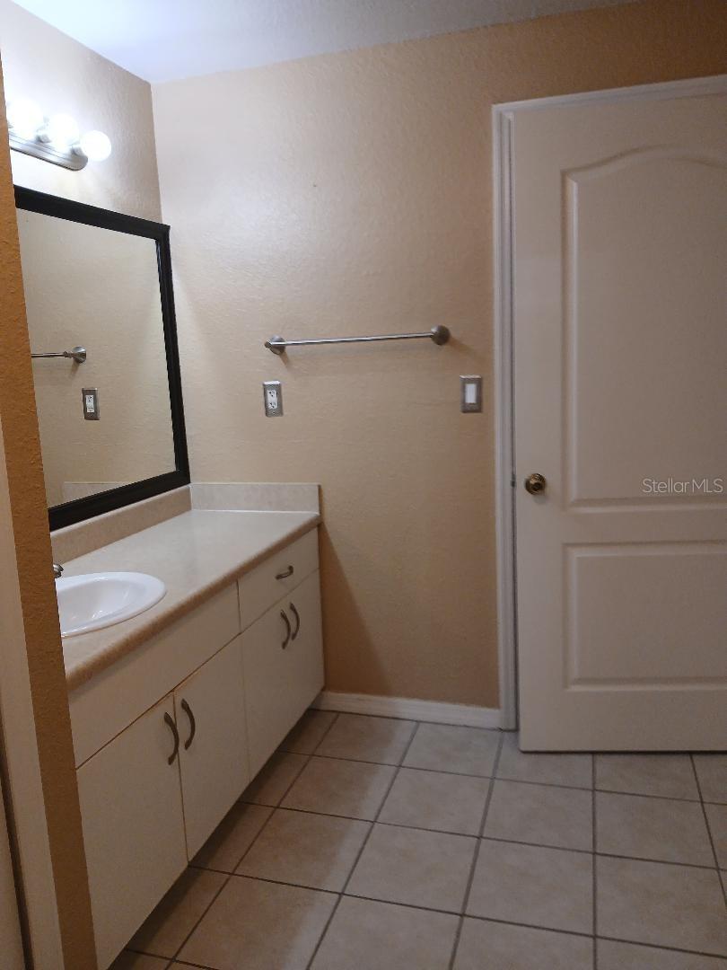 BELLA VILLINO VI - Residential Lease