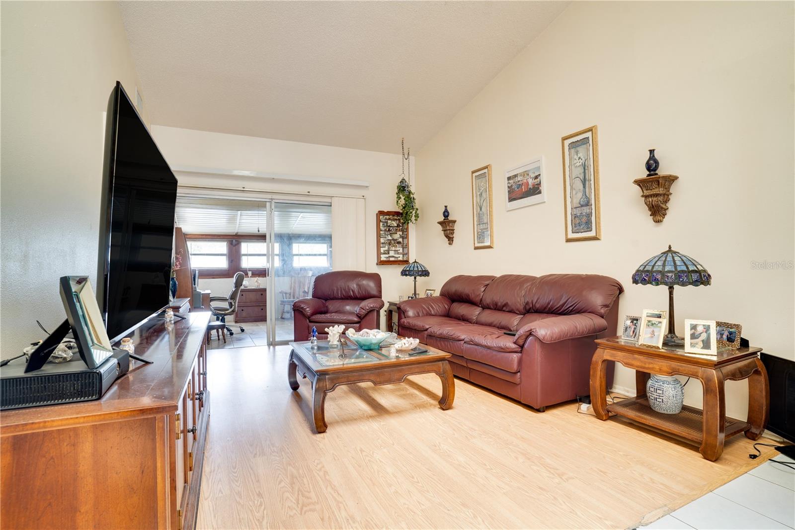 BELLE OAK VILLAS - Residential