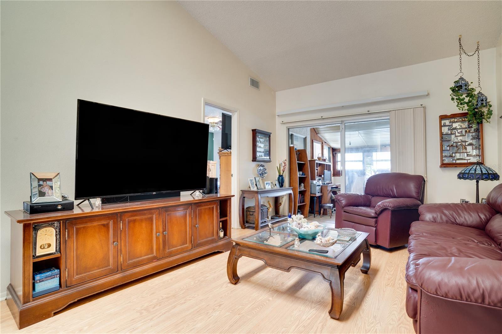 BELLE OAK VILLAS - Residential