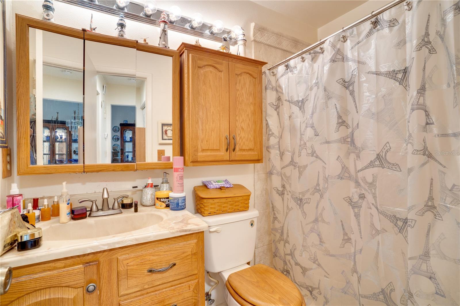 BELLE OAK VILLAS - Residential