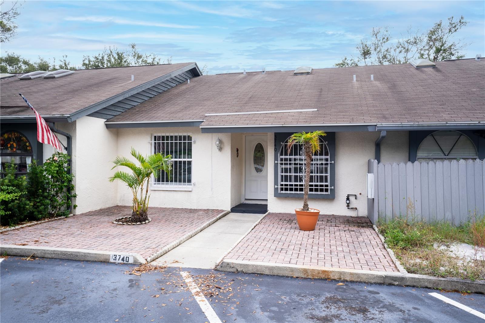 BELLE OAK VILLAS - Residential