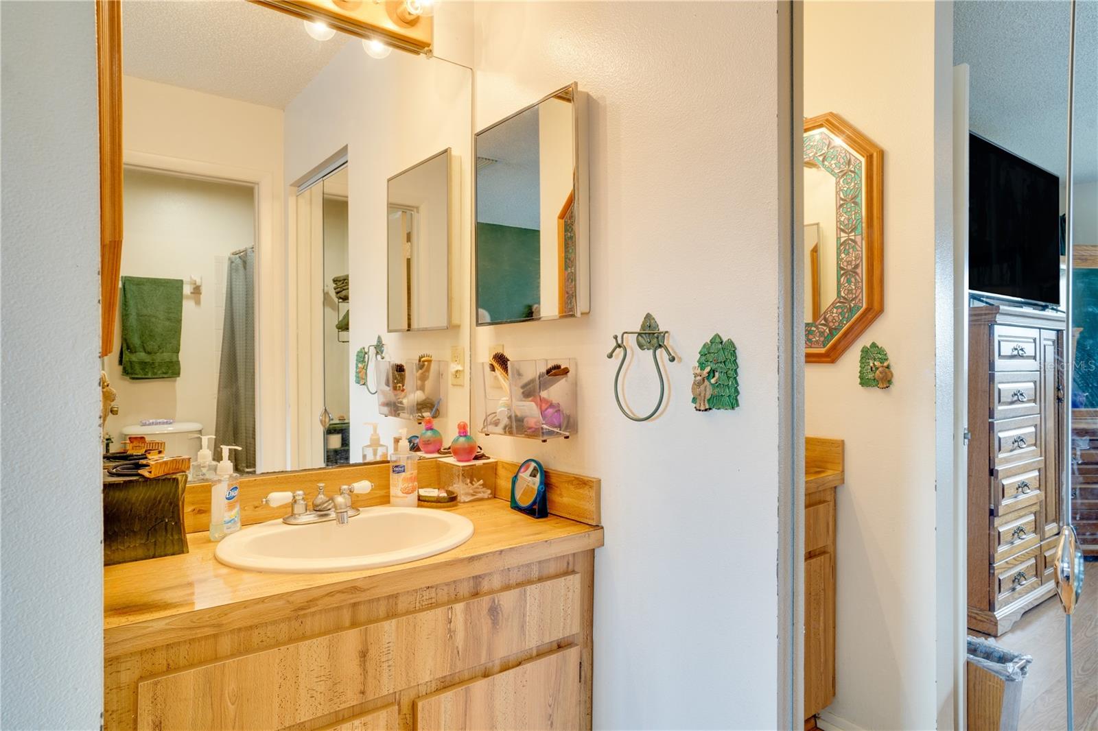 BELLE OAK VILLAS - Residential