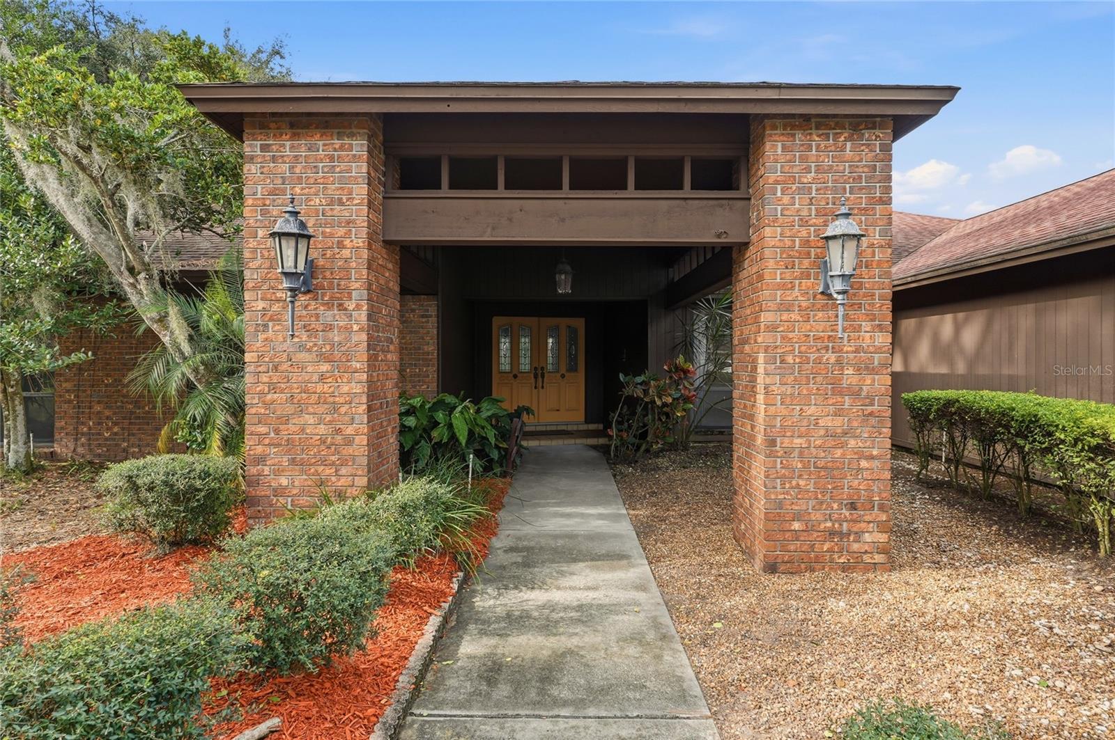 1803 COUNTRY CLUB COURT