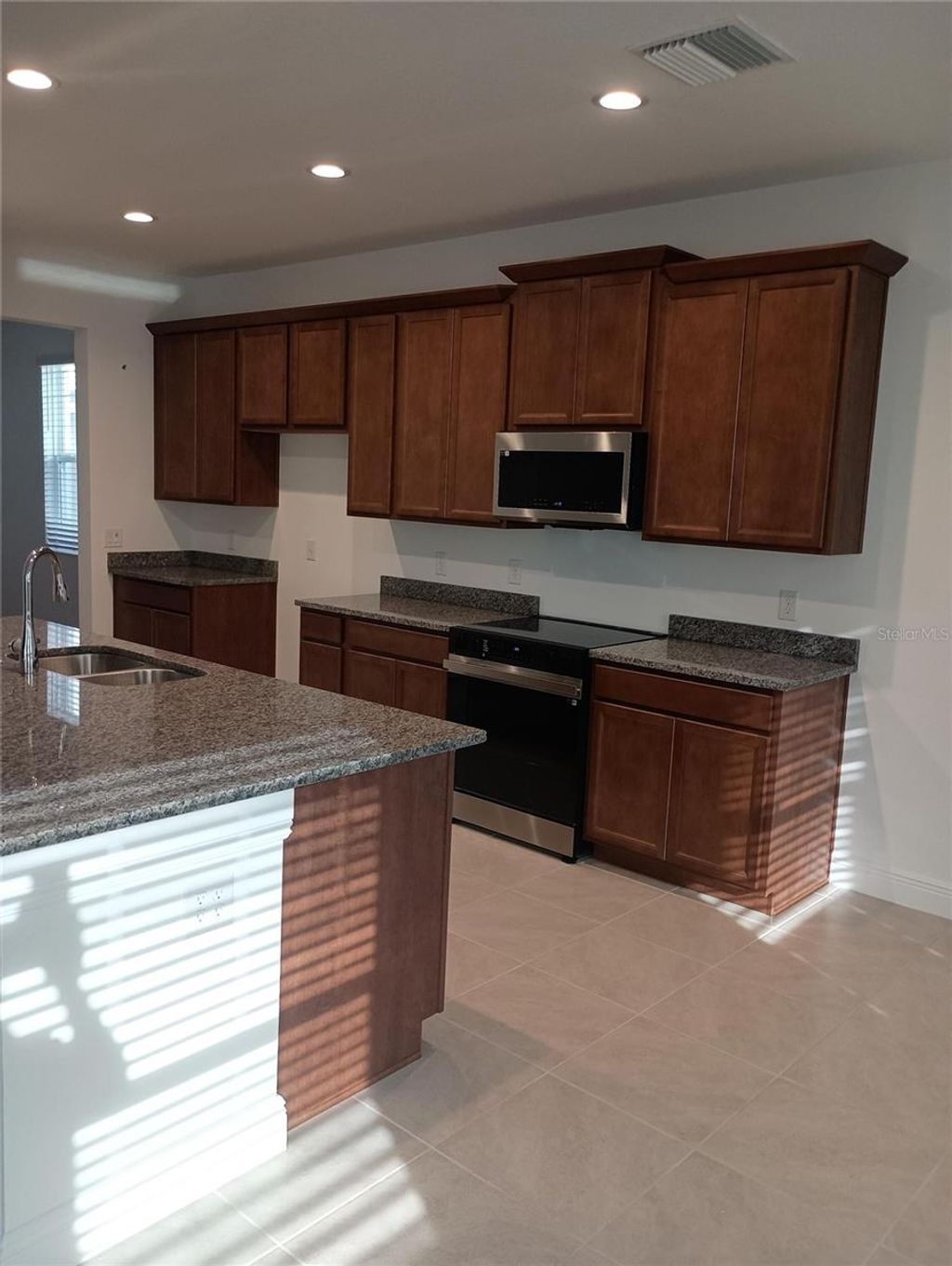 Photo of 7189 Dilly Lake Avenue, Groveland, FL 34736 (MLS # O6370019)