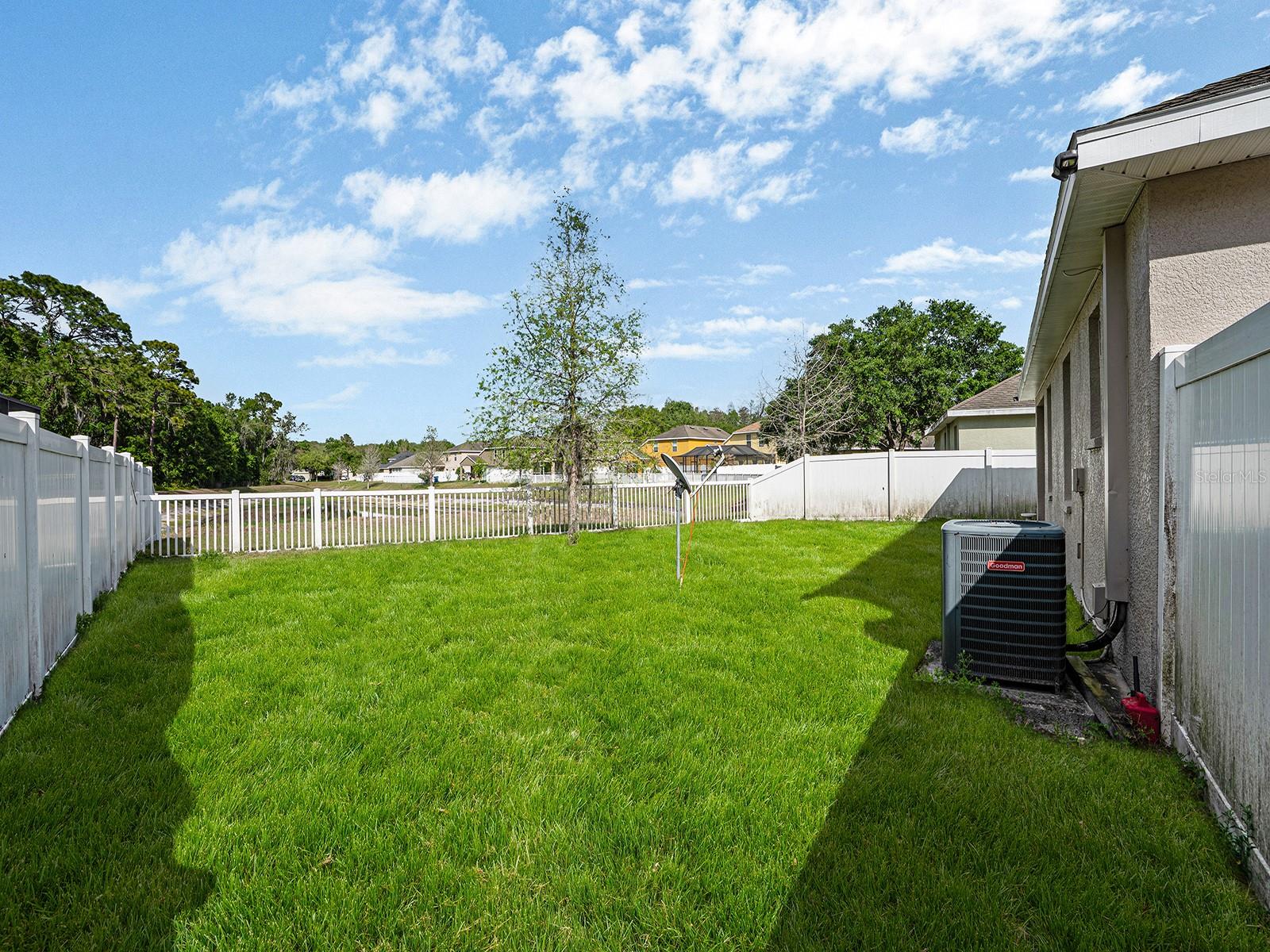 COLONY LAKES - Residential