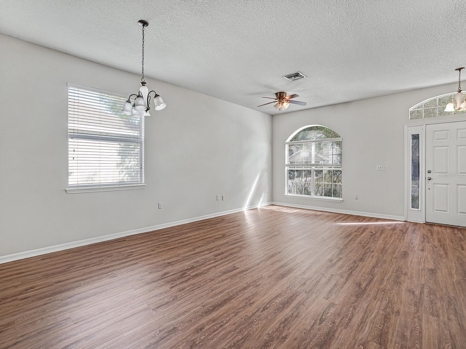 COLONY LAKES - Residential